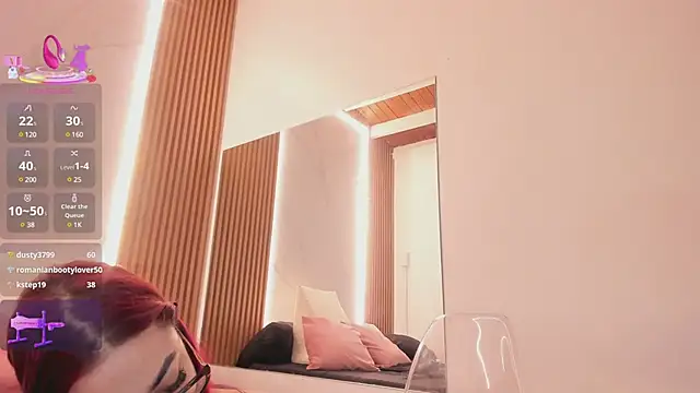 juicy led  online show from 03.03.25