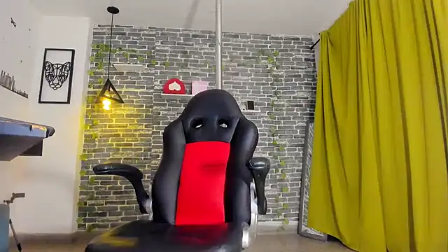 Snapshot of iam_samy_ chatting on 03.18.25 iam samy online show from 03.18.25