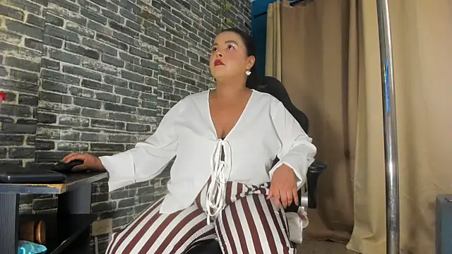 Snapshot of iam_samy_ chatting on 02.27.26 iam samy online show from 02.27.26