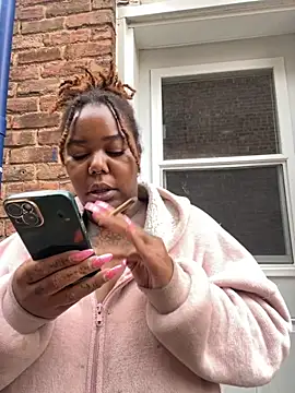 Snapshot of Goddess_Nafeesha chatting on 10.15.25 Goddess Nafeesha online show from 10.15.25