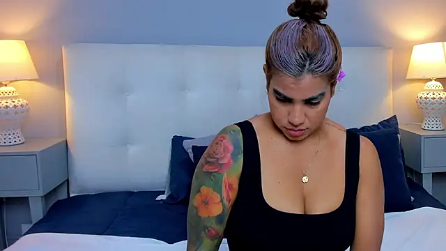 SaraaJhonsonn online show from 10.02.25