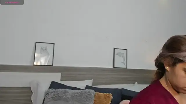 SaraaJhonsonn online show from 04.27.26