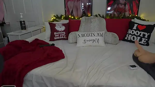 Snapshot of emmagray001 chatting on 11.23.25 emmagray001 online show from 11.23.25