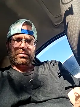 Snapshot of crazycam619 chatting on 10.31.25 crazycam619 online show from 10.31.25