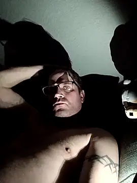 Snapshot of crazycam619 chatting on 11.03.25 crazycam619 online show from 11.03.25