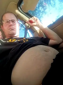 Snapshot of crazycam619 chatting on 11.10.25 crazycam619 online show from 11.10.25