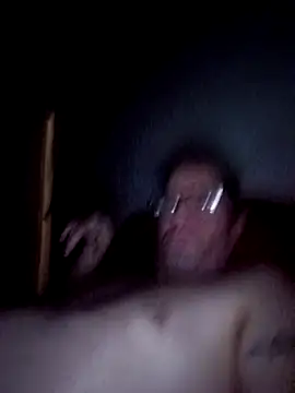 Snapshot of crazycam619 chatting on 11.12.25 crazycam619 online show from 11.12.25