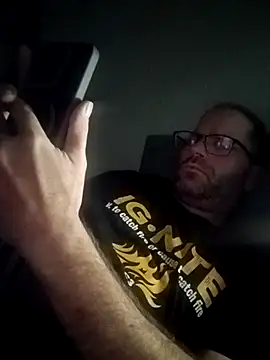 Snapshot of crazycam619 chatting on 11.19.25 crazycam619 online show from 11.19.25