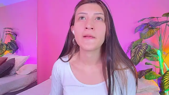 Snapshot of Nicolette_ks_ chatting on 12.12.24 Nicolette ks online show from 12.12.24