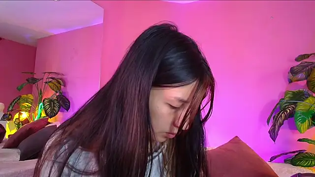 Snapshot of Nicolette_ks_ chatting on 12.19.24 Nicolette ks online show from 12.19.24