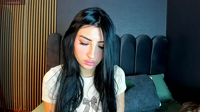 Snapshot of Nicolette_ks_ chatting on 11.25.25 Nicolette ks online show from 11.25.25