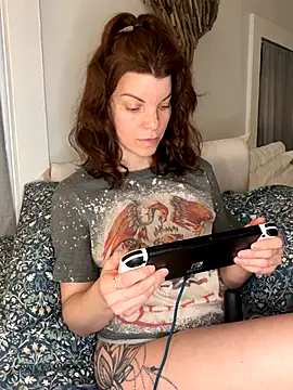 Snapshot of wildefaye chatting on 11.23.25 wildefaye online show from 11.23.25