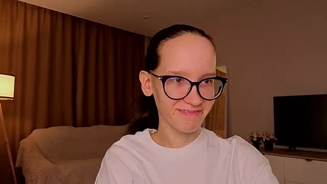 Snapshot of BettyBrowni chatting on 04.04.26 BettyBrowni online show from 04.04.26