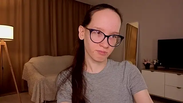 Snapshot of BettyBrowni chatting on 04.13.26 BettyBrowni online show from 04.13.26