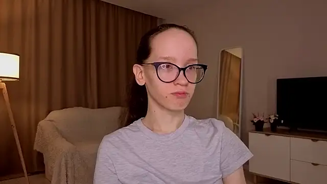 Snapshot of BettyBrowni chatting on 04.14.26 BettyBrowni online show from 04.14.26