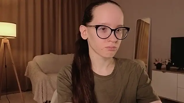 Snapshot of BettyBrowni chatting on 04.16.26 BettyBrowni online show from 04.16.26