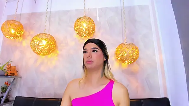 victoria aleia  online show from 02.23.25