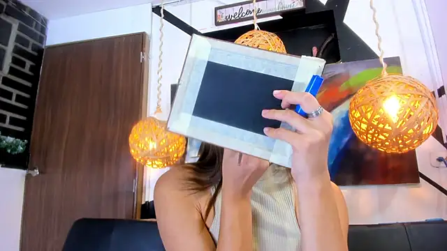 victoria aleia  online show from 12.17.25