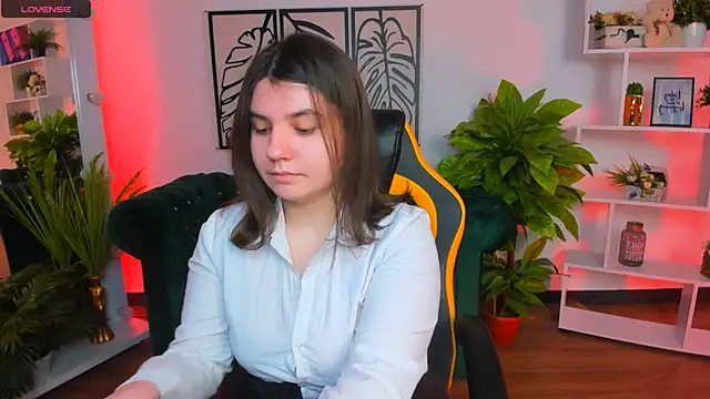 Viola  Shy online show from 03.12.25