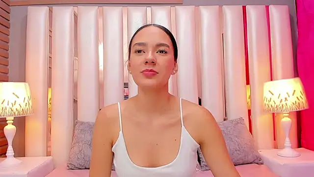 Snapshot of EmmyCruzZ chatting on 02.13.26 EmmyCruzZ online show from 02.13.26