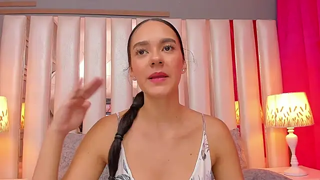 Snapshot of EmmyCruzZ chatting on 02.28.26 EmmyCruzZ online show from 02.28.26