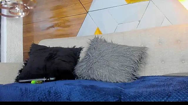 sarah banks1 online show from 02.10.25