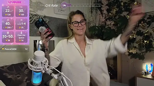 Snapshot of Tatjana_Sue chatting on 01.22.25 Tatjana Sue online show from 01.22.25