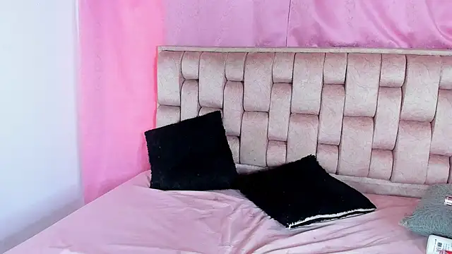 Emma Evelyn online show from 09.27.25