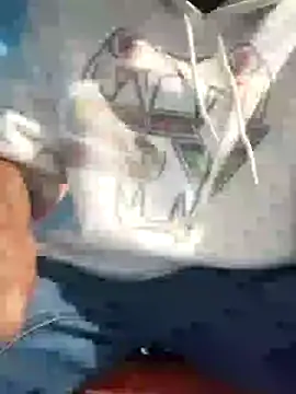 Snapshot of Leonul chatting on 12.18.24 Leonul online show from 12.18.24