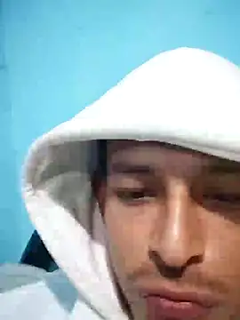 Snapshot of Leonul chatting on 02.03.25 Leonul online show from 02.03.25