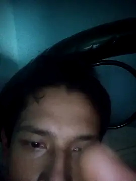 Snapshot of Leonul chatting on 10.12.25 Leonul online show from 10.12.25