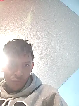 Snapshot of Leonul chatting on 02.25.26 Leonul online show from 02.25.26