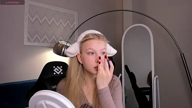 Sarra Cooper online show from 12.10.24