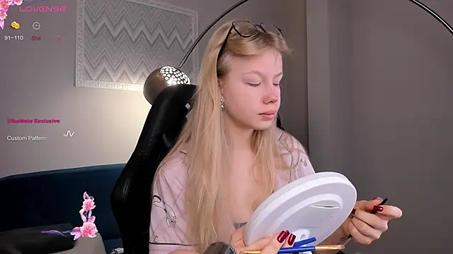 Sarra Cooper online show from 12.11.24