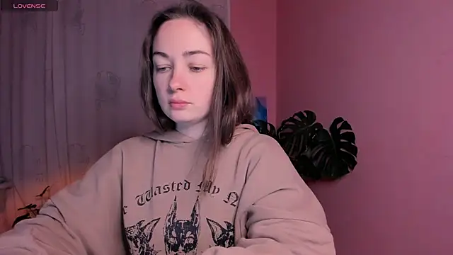 Snapshot of cClandesTina chatting on 03.15.25 cClandesTina online show from 03.15.25