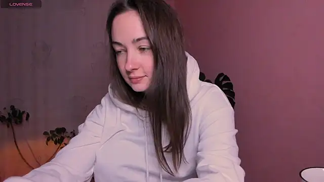 Snapshot of cClandesTina chatting on 03.18.25 cClandesTina online show from 03.18.25