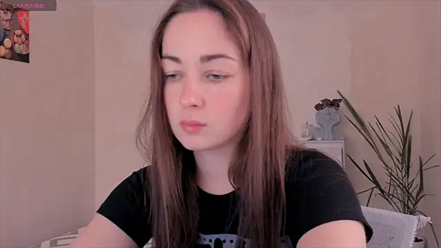 Snapshot of cClandesTina chatting on 11.04.25 cClandesTina online show from 11.04.25