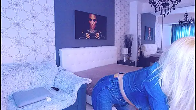 MaryMatiss online show from 12.15.25