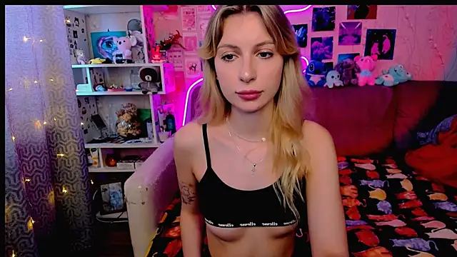 Snapshot of Maria_Hunt chatting on 01.18.25 Maria Hunt online show from 01.18.25