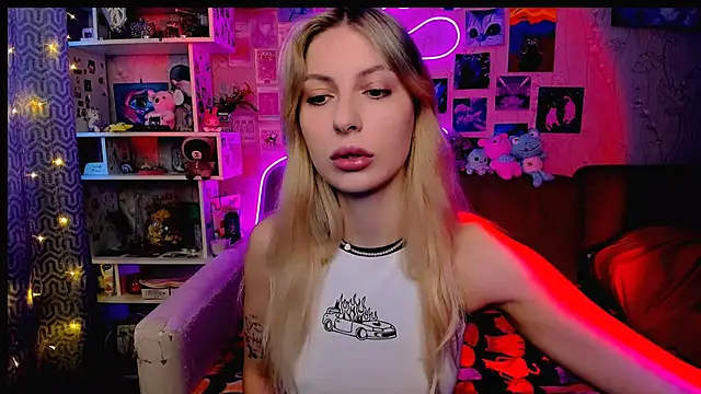 Snapshot of Maria_Hunt chatting on 01.21.25 Maria Hunt online show from 01.21.25