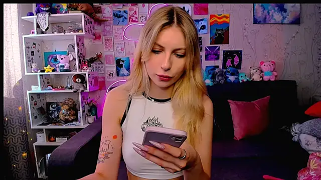 Snapshot of Maria_Hunt chatting on 02.06.25 Maria Hunt online show from 02.06.25