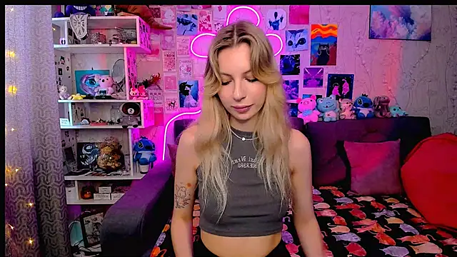 Snapshot of Maria_Hunt chatting on 02.13.25 Maria Hunt online show from 02.13.25