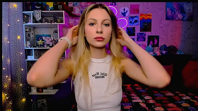 Snapshot of Maria_Hunt chatting on 02.20.25 Maria Hunt online show from 02.20.25