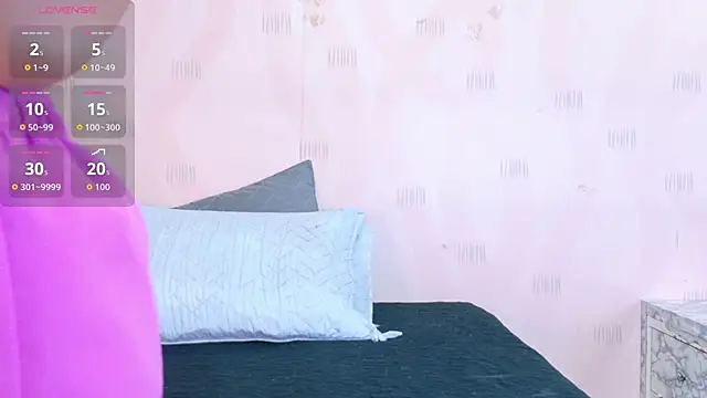 littleebluee online show from 12.14.25