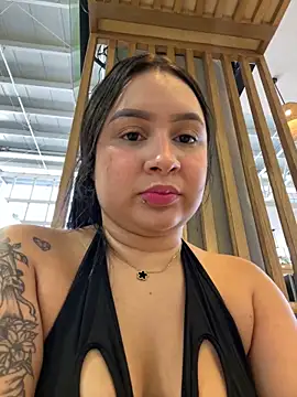 Pretty Isadora online show from 01.22.25