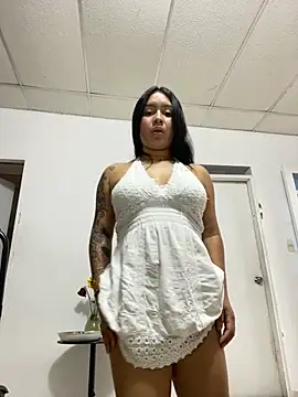 Pretty Isadora online show from 01.30.25