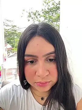 Pretty Isadora online show from 01.31.25