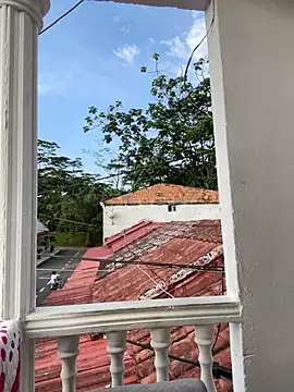 Pretty Isadora online show from 02.07.25