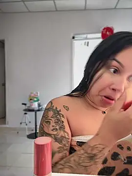 Pretty Isadora online show from 03.21.25