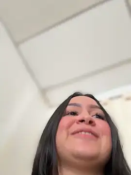 Pretty Isadora online show from 10.03.25